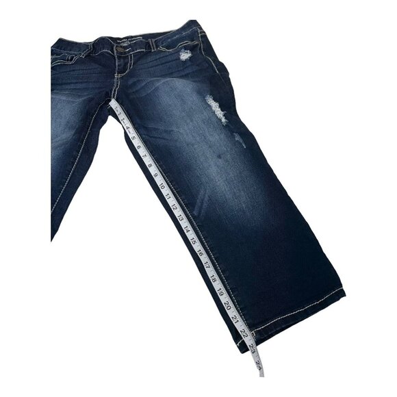 Maurices Womens Distressed Blue Denim Capri Jeans Size 7/8 Embroidered Pockets - Picture 7 of 13